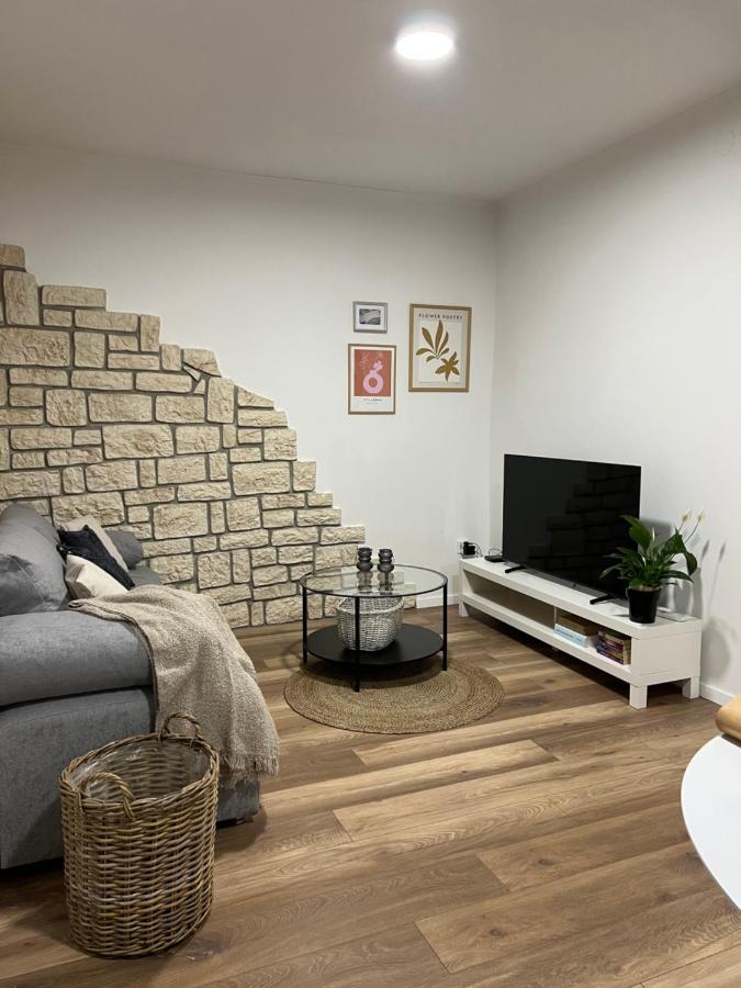 Cinderella Apartment With Free Parking Пула Екстериор снимка