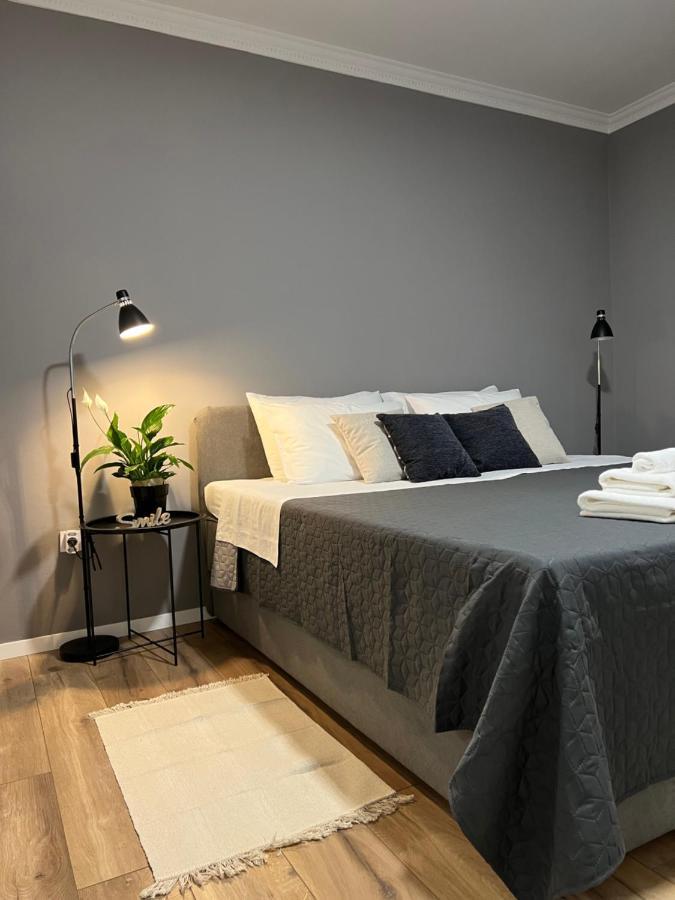 Cinderella Apartment With Free Parking Пула Екстериор снимка