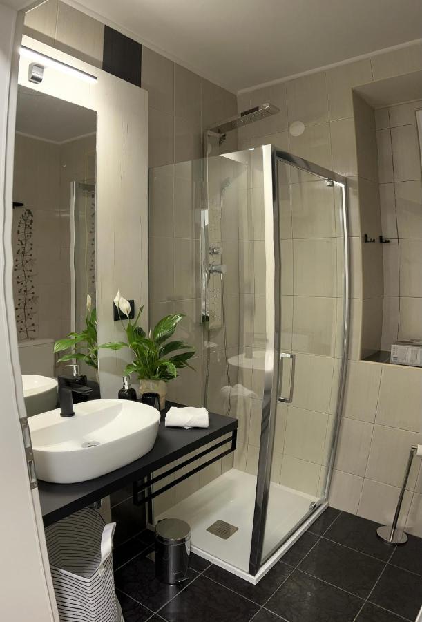 Cinderella Apartment With Free Parking Пула Екстериор снимка