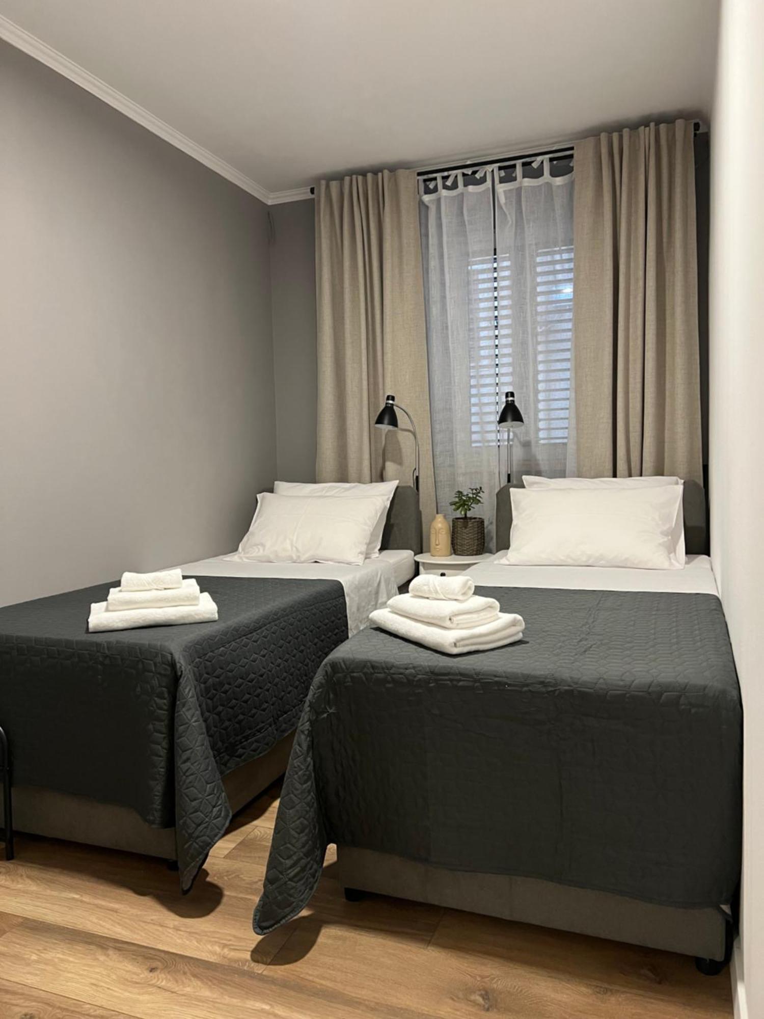 Cinderella Apartment With Free Parking Пула Екстериор снимка